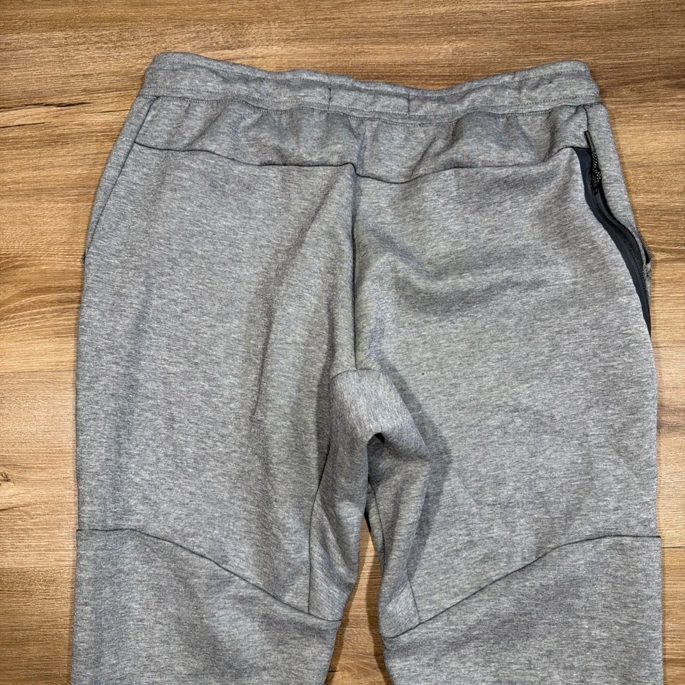 Nike Men's XL Tech Fleece Joggers Pants Gray Tapered Pockets 805162-091